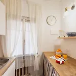Guesthost - Cozy With Terrace In 산레모