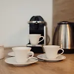 Guesthost - Cozy With Terrace In