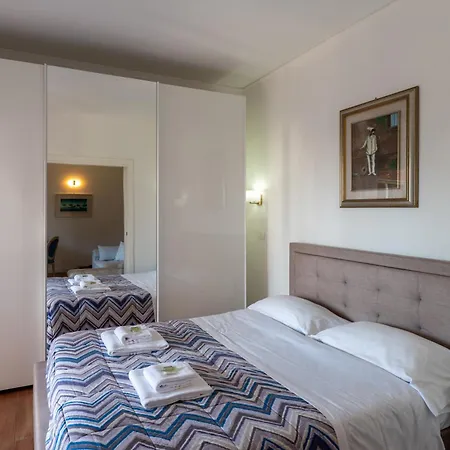 Guesthost - Cozy With Terrace In شقة *